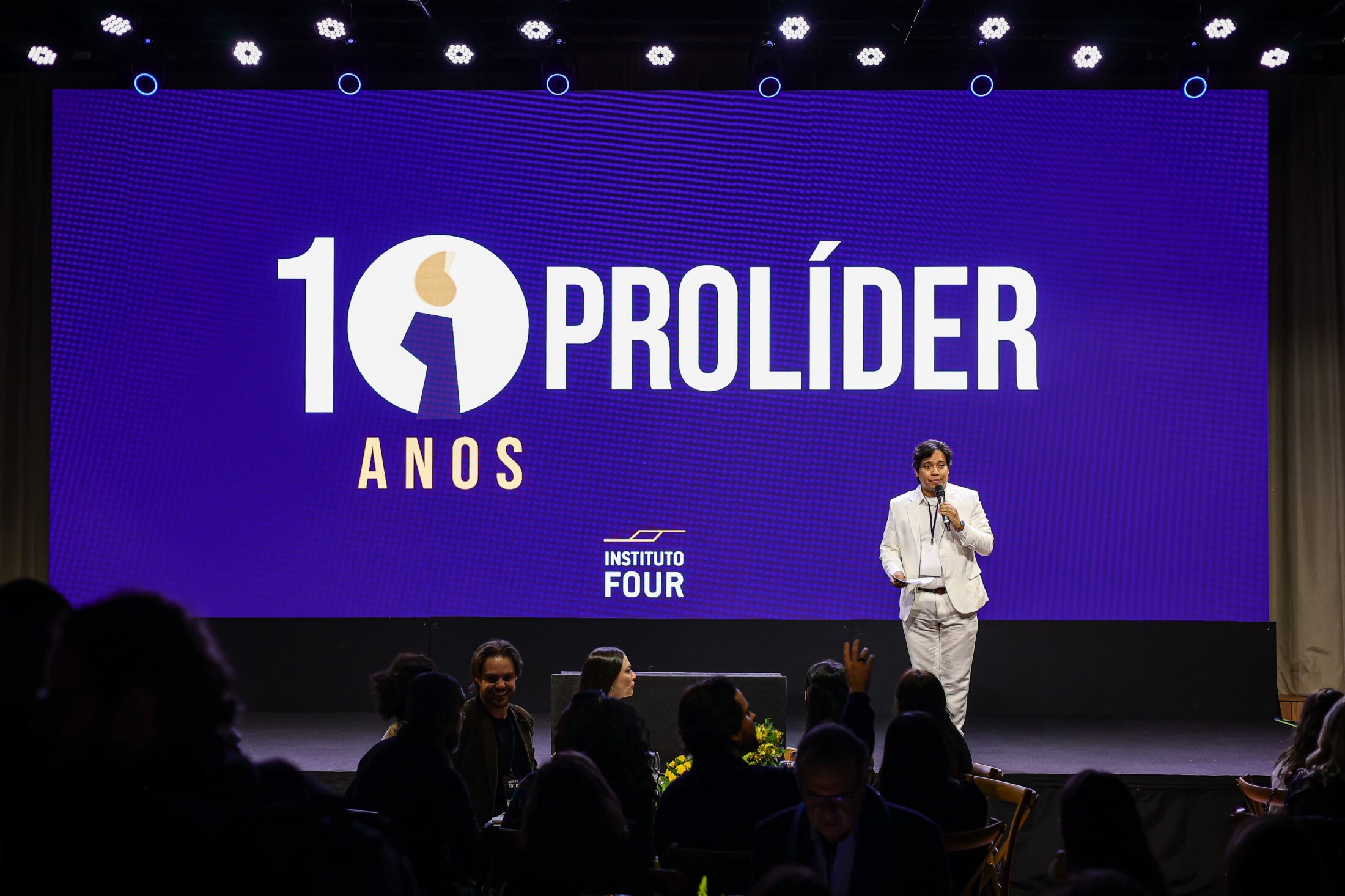 Auditório lotado durante o Four Summit